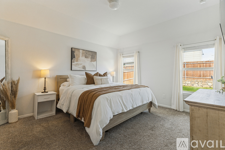 9004 Eagles Landing Drive 4 Beds Single Family Home for Rent - Photo gallery 5