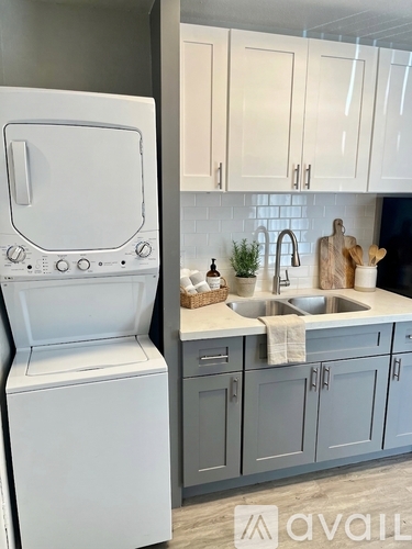 2020 W Orangewood Ave Studio Apartment for Rent - Photo gallery 2
