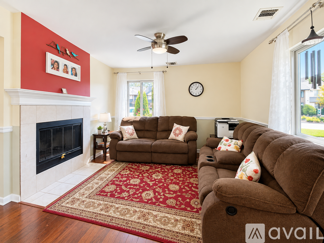 113 Hampshire Drive 3 Beds Townhouse for Rent - Photo gallery 2