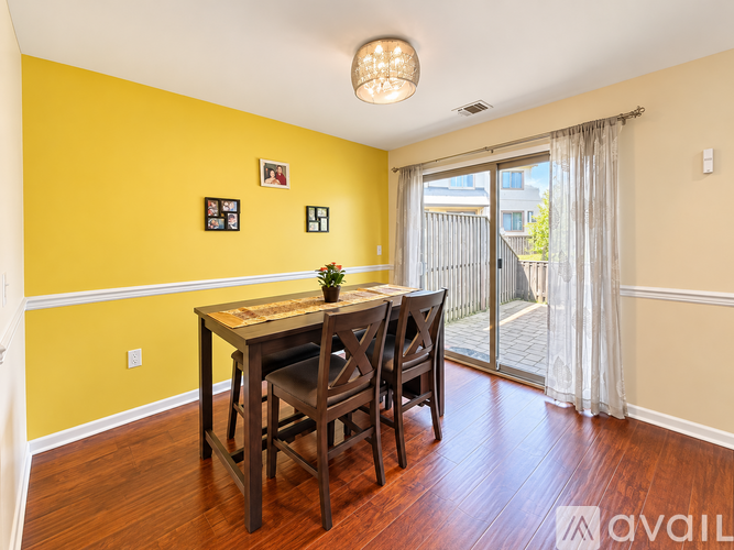 113 Hampshire Drive 3 Beds Townhouse for Rent - Photo gallery 5