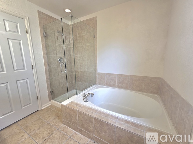 16154 E Hinsdale Ave 5 Beds Single Family Home for Rent - Photo gallery 1