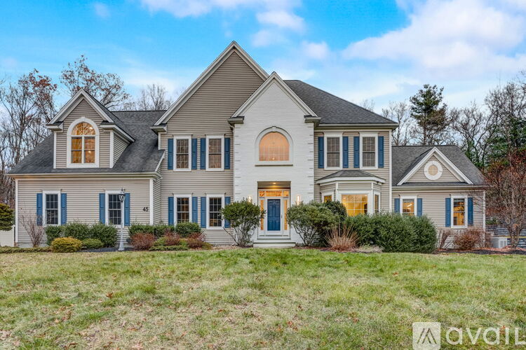 45 Silver Fox Rd 5 Beds Single Family Home for Rent - Photo gallery 2