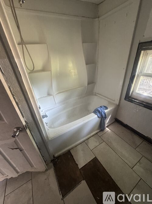 2317 N Fulton Ave 2 Beds Single Family Home for Rent - Photo gallery 4