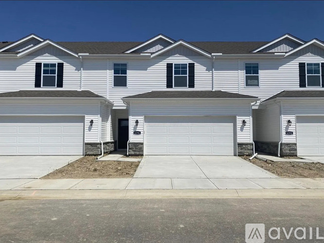 6355 Marinelli Dr N 3 Beds Townhouse for Rent - Photo gallery 1