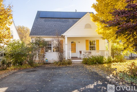 110 Chisholm Pl 4 Beds Apartment for Rent