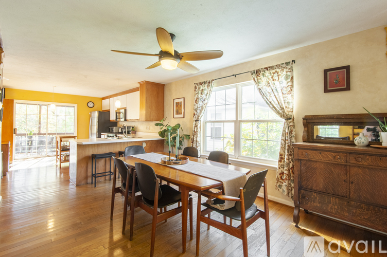 110 Chisholm Pl 4 Beds Single Family Home for Rent - Photo gallery 3