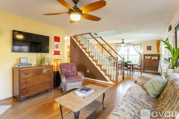 110 Chisholm Pl 4 Beds Single Family Home for Rent - Photo gallery 4