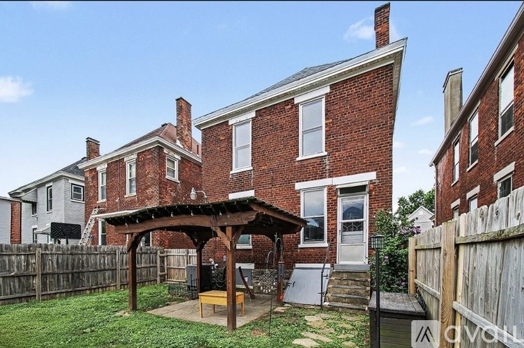 W 34th St 4 Beds Single Family Home for Rent - Photo gallery 2