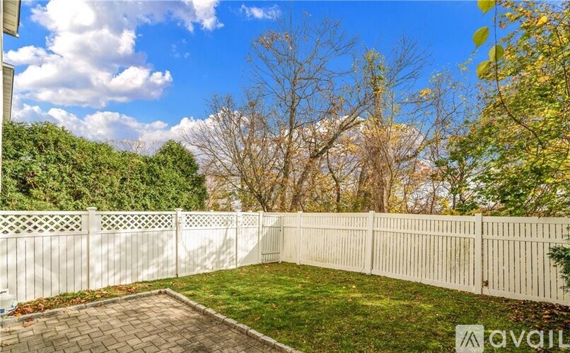 186 Woodside Ave 3 Beds Townhouse for Rent - Photo gallery 5