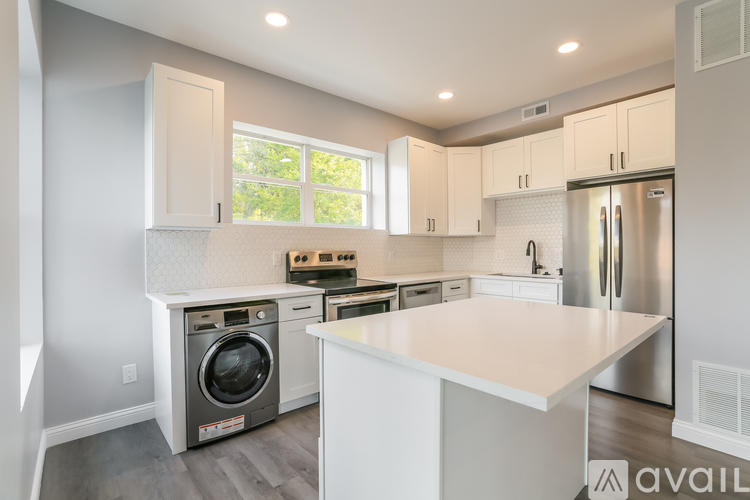 143 Sherman Ave 2 Beds Apartment for Rent - Photo gallery 2