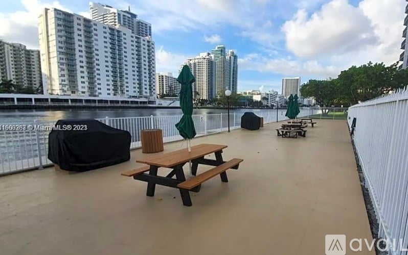 1000 Parkview Dr 1 Apartment for Rent - Photo gallery 4