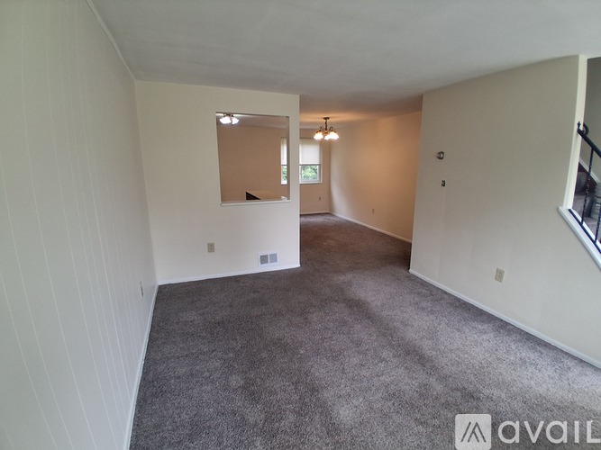 806 Westbury Rd 2 Beds Townhouse for Rent - Photo gallery 2