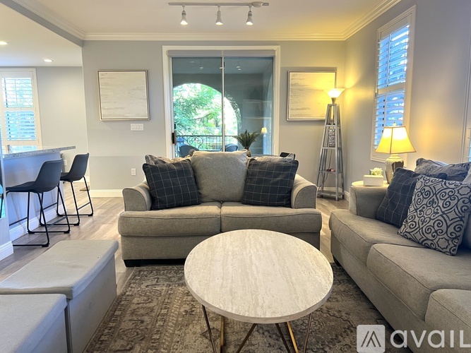 2266 Watermarke Place 2 Beds Condo for Rent - Photo gallery 3