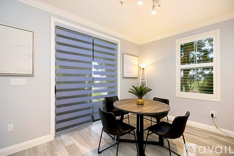 2266 Watermarke Place 2 Beds Condo for Rent - Photo gallery 4