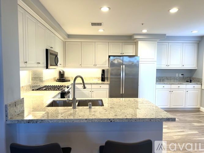 2266 Watermarke Place 2 Beds Condo for Rent - Photo gallery 5