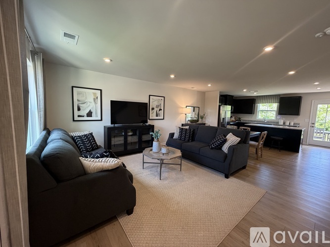 1180 Crossing Ct 4 Beds Single Family Home for Rent - Photo gallery 4