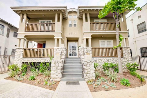 2370 Portland 3 Beds Apartment for Rent
