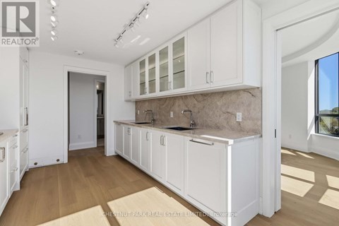 708 - 505 GLENCAIRN AVENUE 3 Beds Apartment for Rent