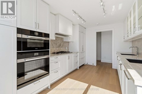 708 - 505 GLENCAIRN AVENUE 3 Beds Apartment for Rent