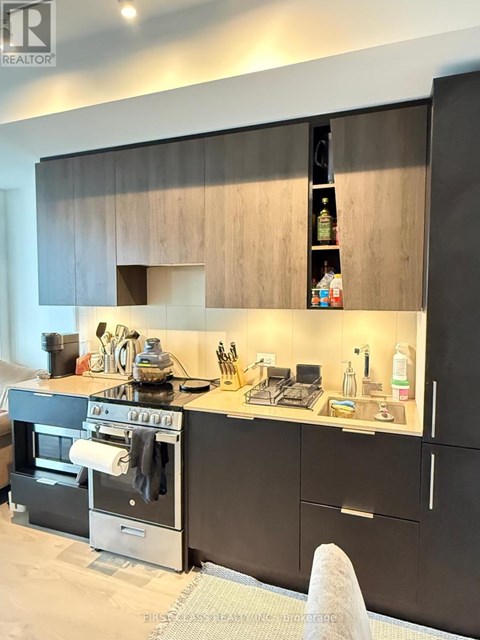 2513 - 3900 CONFEDERATION PARKWAY 2 Beds Apartment for Rent