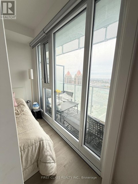 2513 - 3900 CONFEDERATION PARKWAY 2 Beds Apartment for Rent
