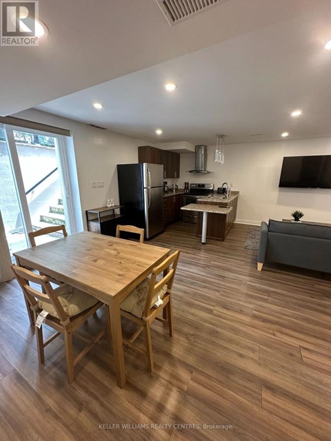 7 LAKEWOODS STREET 2 Beds Apartment for Rent