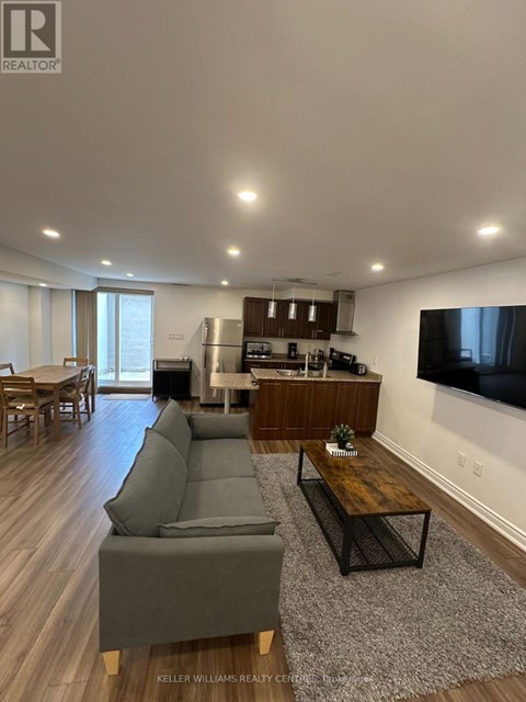 7 LAKEWOODS STREET 2 Beds Apartment for Rent