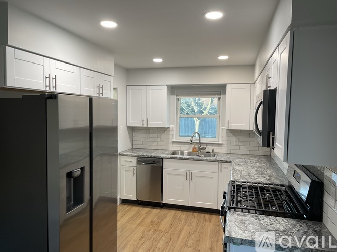 4230 Louise Street 3 Beds Single Family Home for Rent - Photo gallery 1