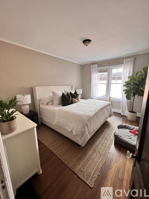 525 Grandin Road 3 Beds Apartment for Rent