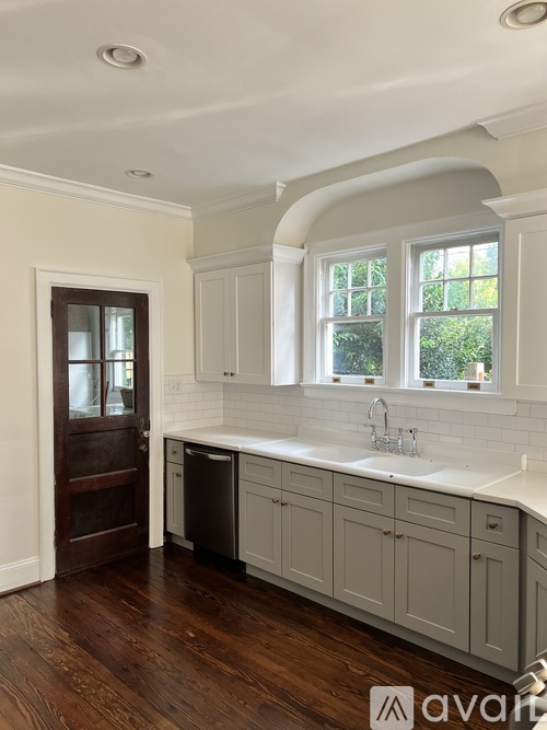 525 Grandin Road 3 Beds Single Family Home for Rent - Photo gallery 5