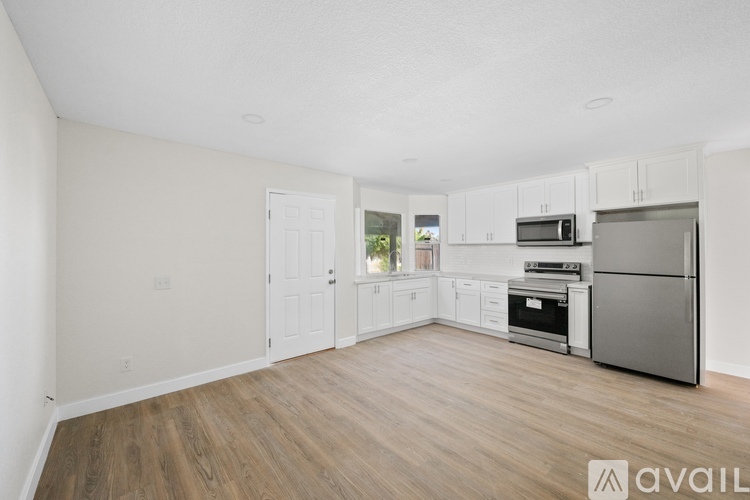 685 Jonquil St 1 Single Family Home for Rent - Photo gallery 5