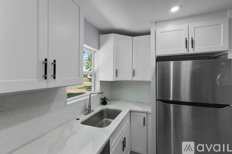 3022 Shorewood Dr 3 Beds Single Family Home for Rent - Photo gallery 1