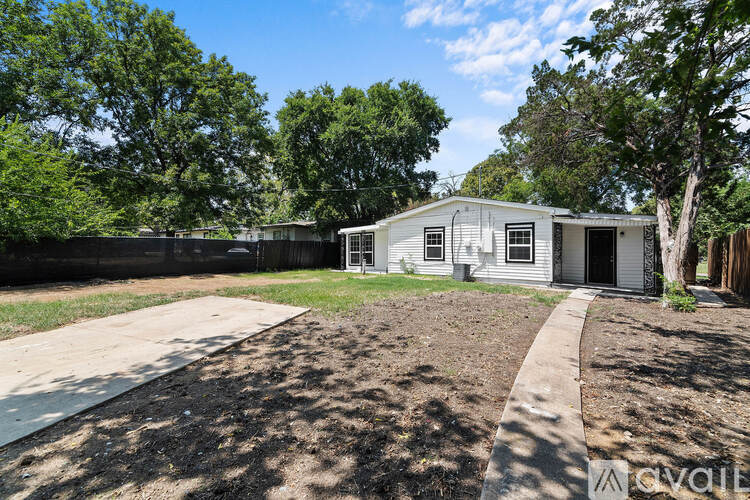 3022 Shorewood Dr 3 Beds Single Family Home for Rent - Photo gallery 2