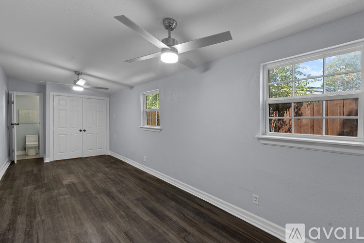 3022 Shorewood Dr 3 Beds Single Family Home for Rent - Photo gallery 4