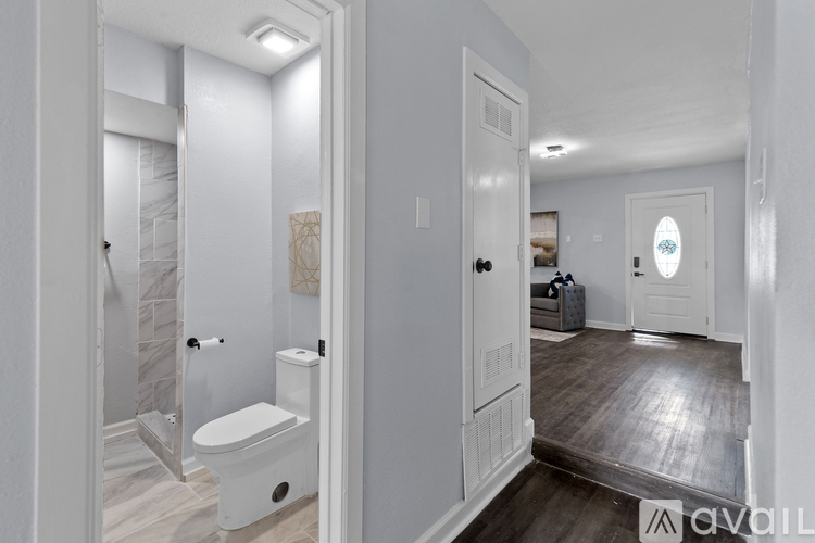 3022 Shorewood Dr 3 Beds Single Family Home for Rent - Photo gallery 5