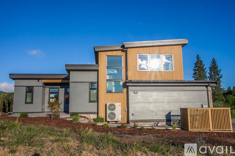1117 Kesia Lane 3 Beds Single Family Home for Rent - Photo gallery 5