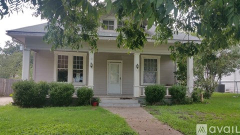 311 North Doak Street 2 Beds Apartment for Rent