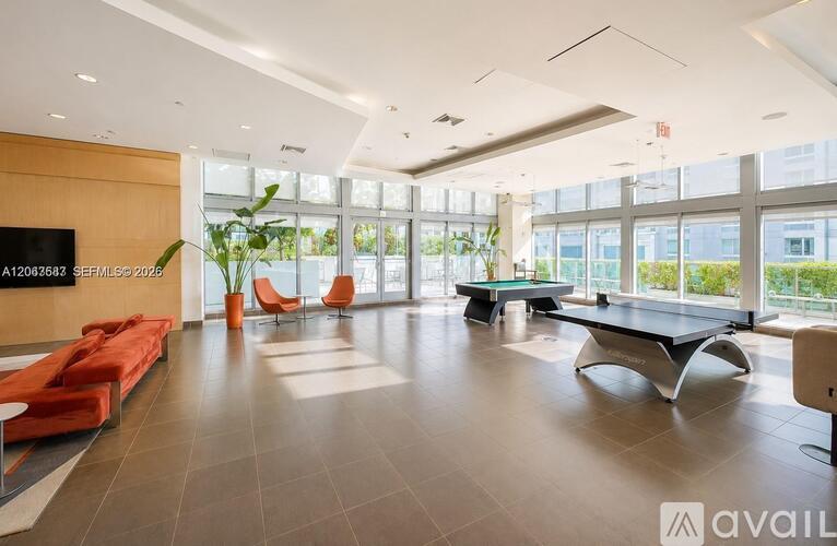 79 SW 12th St 2 Beds Condo for Rent - Photo gallery 3