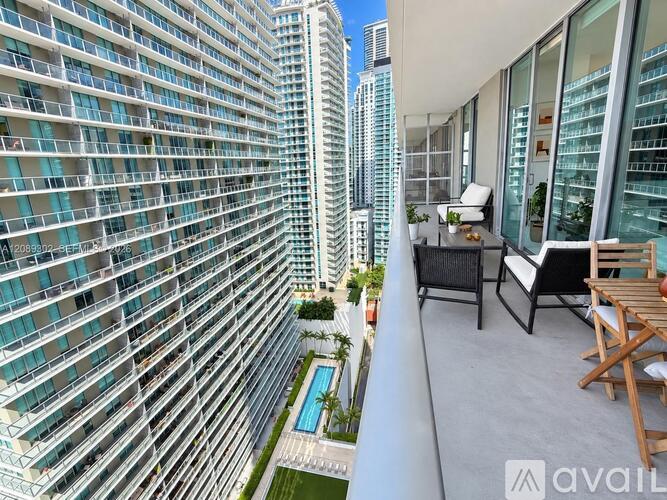 79 SW 12th St 2 Beds Condo for Rent - Photo gallery 3