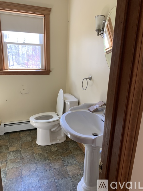 45 Cosgrove Road 3 Beds Single Family Home for Rent - Photo gallery 5