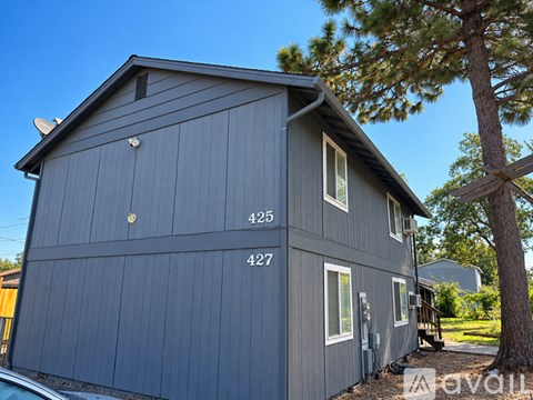 427 Plum St 2 Beds Apartment for Rent