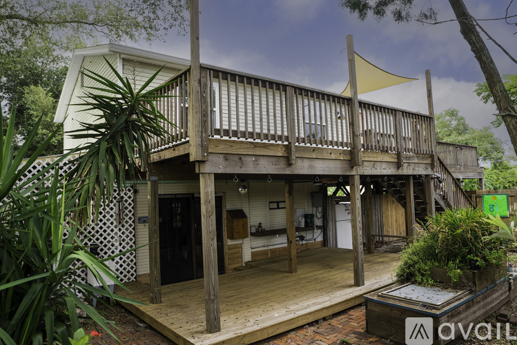 3961 Beach Drive Southeast 3 Beds Single Family Home for Rent - Photo gallery 3
