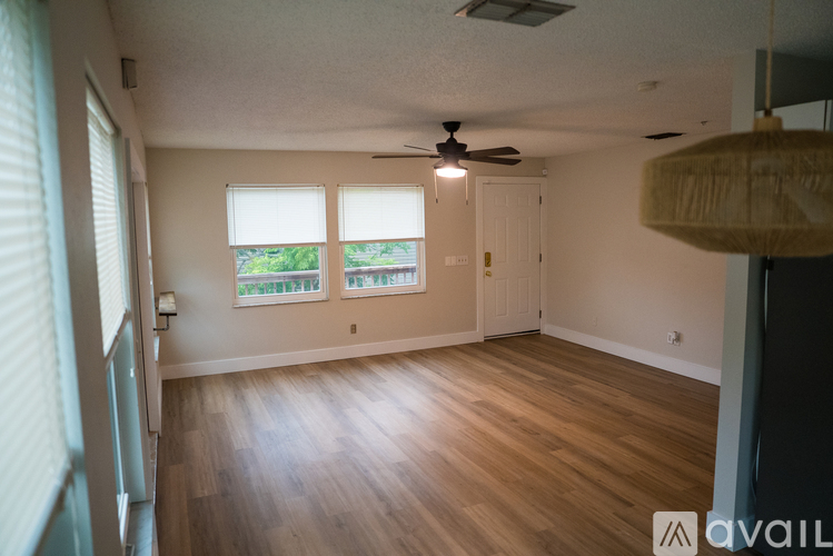 3961 Beach Drive Southeast 3 Beds Single Family Home for Rent - Photo gallery 5