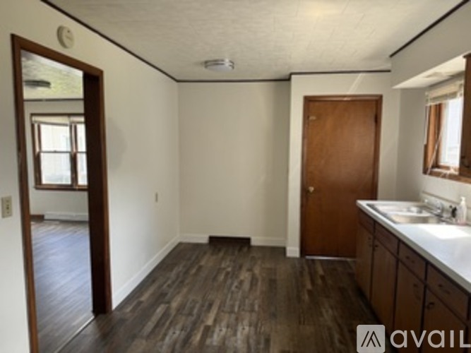 253 W Grand Ave House C 2 Beds Single Family Home for Rent - Photo gallery 5