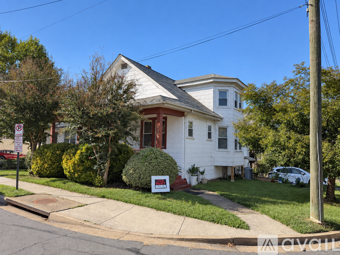 1101 19th Street South 6 Beds Single Family Home for Rent - Photo gallery 1