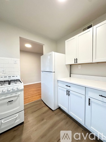 7012 Jamieson Ave 1 Apartment for Rent - Photo gallery 3
