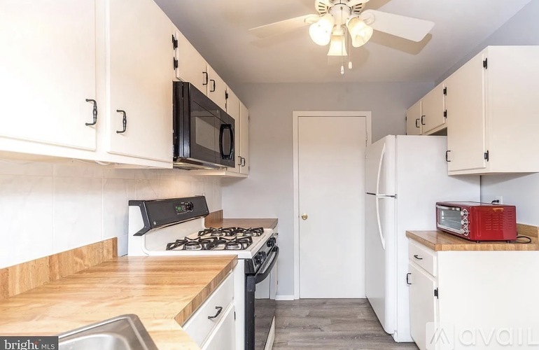 608 Thornton Court 2 Beds Condo for Rent - Photo gallery 2