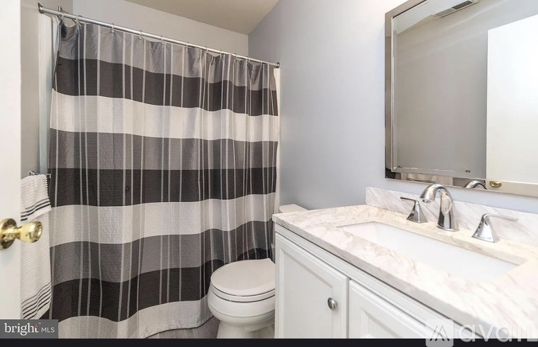 608 Thornton Court 2 Beds Condo for Rent - Photo gallery 3