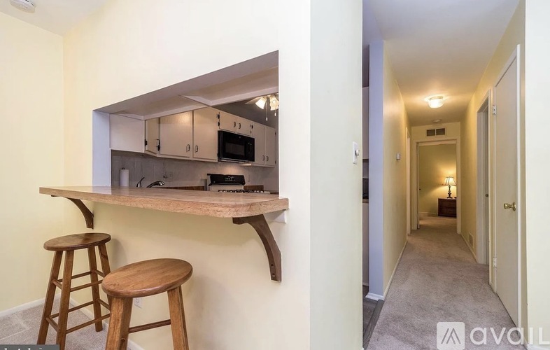 608 Thornton Court 2 Beds Condo for Rent - Photo gallery 4