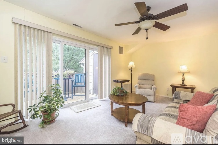 608 Thornton Court 2 Beds Condo for Rent - Photo gallery 5